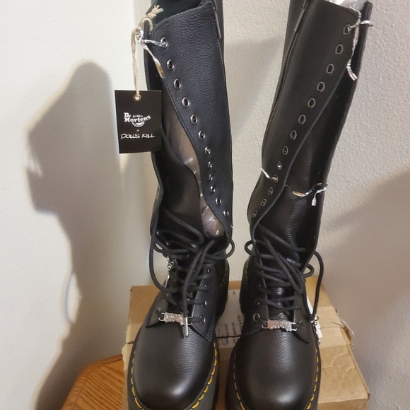 Dr. Martens x Dollskill Jadon 1b60 max platform - Picture 3 of 4
